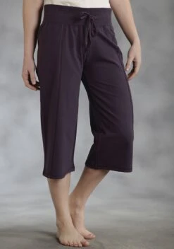 ROPER LADIES BOTTOMS PURCHASE AT CLOSE OUT